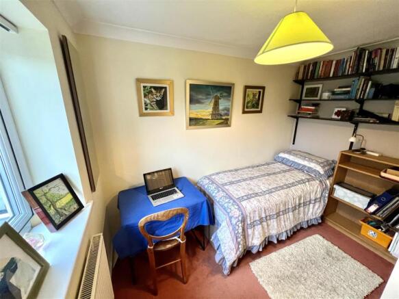 BEDROOM 4