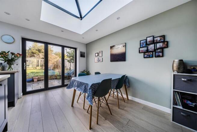 KITCHEN/BREAKFAST ROOM