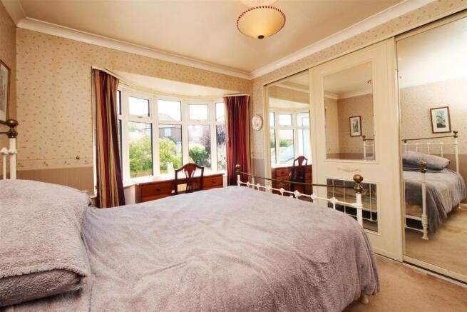 2 bed Detached Bungalow for sale Image 7
