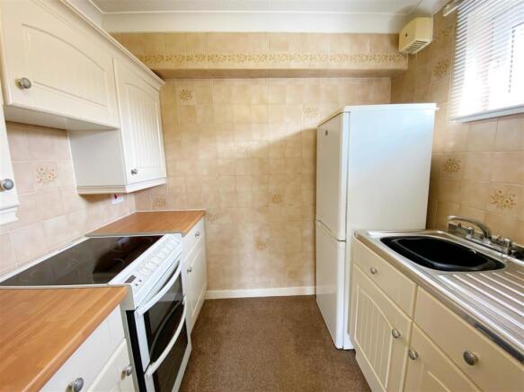 Kitchen 1.jpg