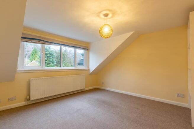 3 bed Flat for sale Image 9