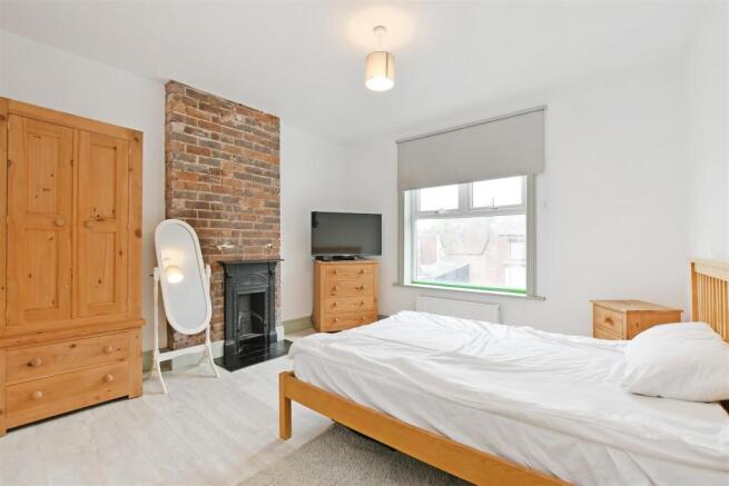 3 bed Terraced for sale Image 10