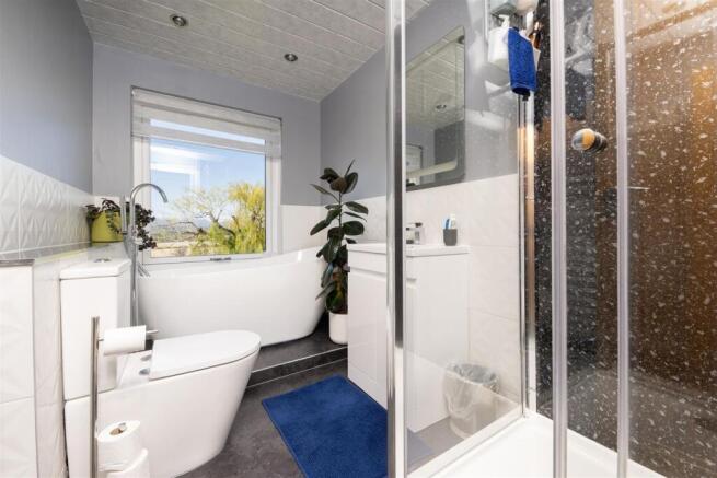 ENSUITE BATHROOM.jpg