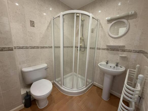 2 bed Apartment for sale Image 12