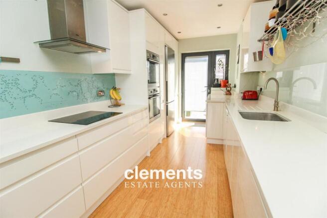 KITCHEN / DINER