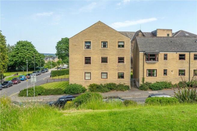 2 bed Apartment for sale Image 12