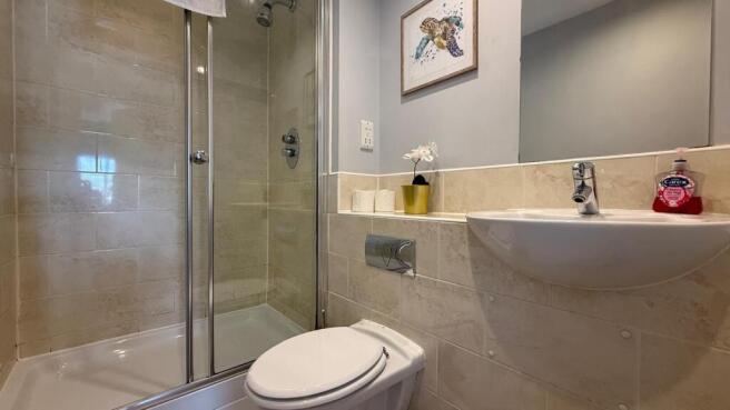 2 bed Apartment to rent Image 9