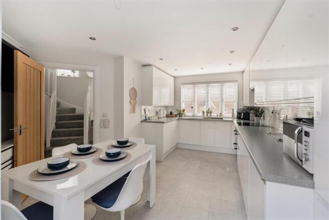 8 Sage Close, Banbury-9.jpg
