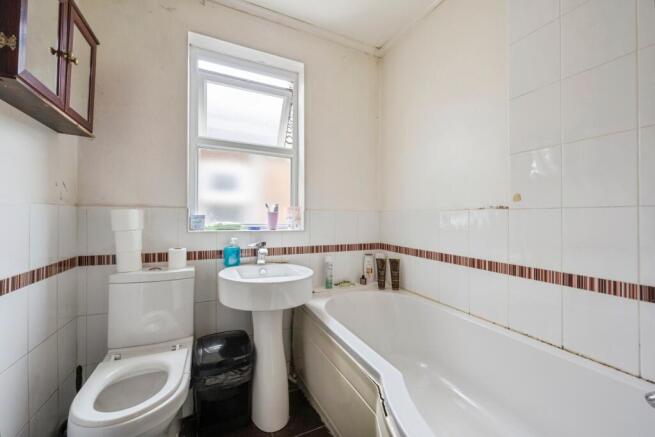 3 bed Terraced for sale Image 9