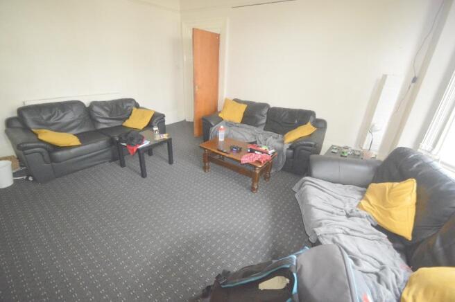 8 bed Terraced to rent Image 5