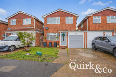 Waarem Avenue, Canvey Island, SS8