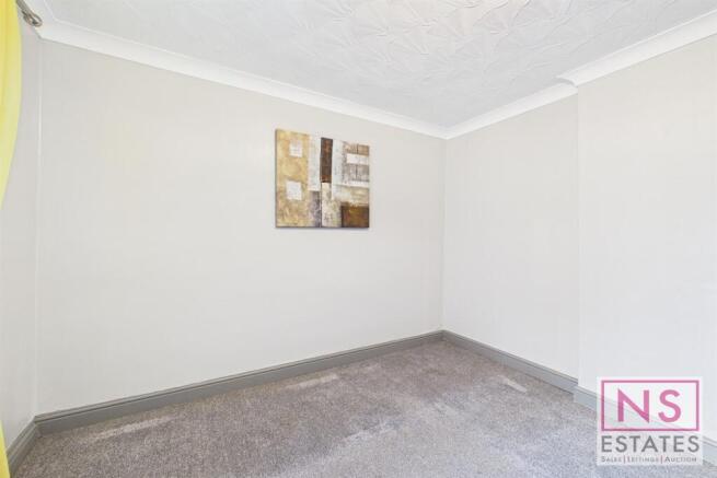 3 bed Semi-Detached for sale Image 10