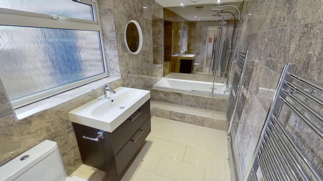 4 bed Terraced to rent Image 7