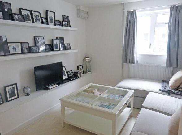 Bedroom/snug