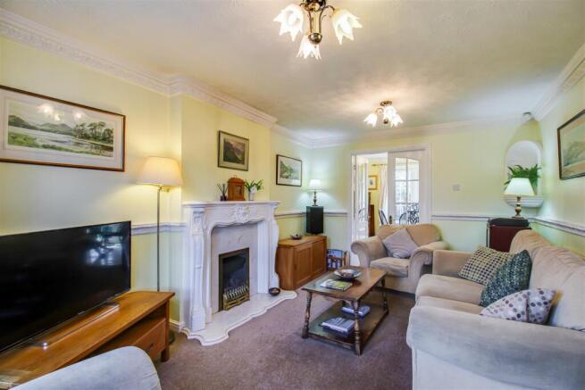 4 bed Detached for sale Image 5