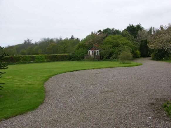 Front Garden & Drive