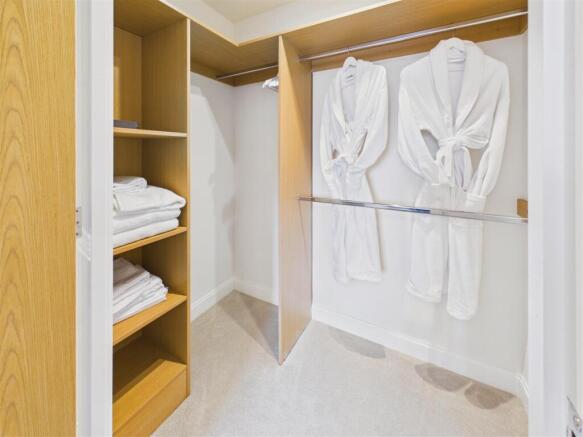 2 bed Apartment for sale Image 4