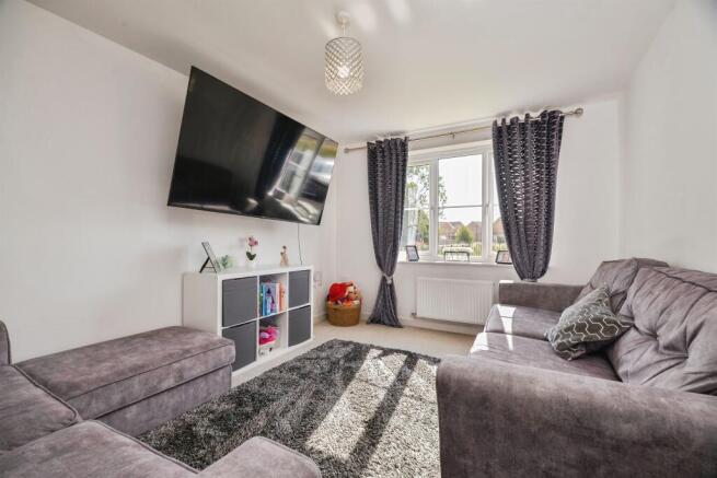 4 bed Detached for sale Image 6