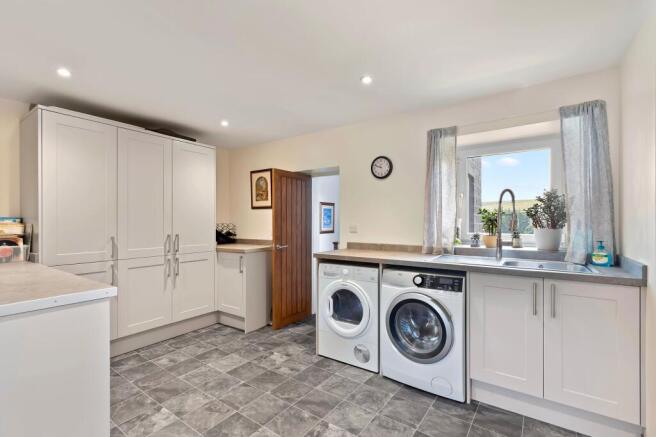 3 bed Town House for sale Image 5