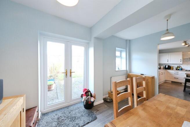 4 bed Semi-Detached for sale Image 7