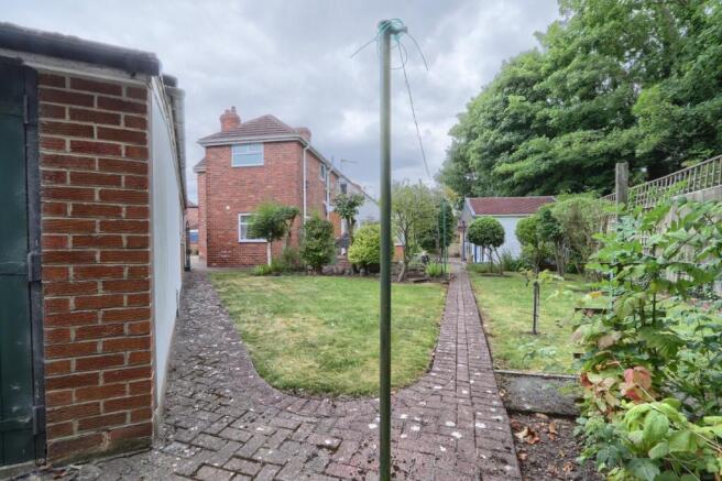 4 bed Semi-Detached for sale Image 8