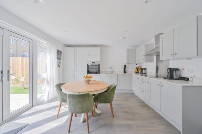 Aurelius Drive, Beckenham, BR3 photo 4