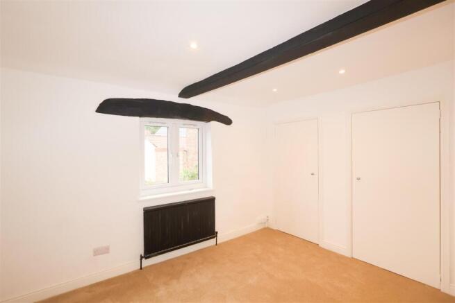 3 bed Flat to rent Image 8