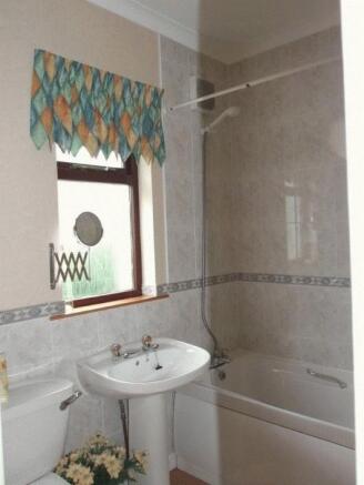 BATHROOM 2
