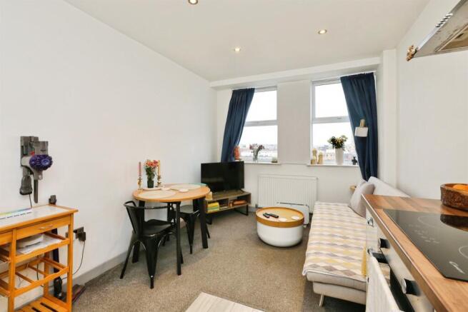 1 bed Flat for sale Image 5