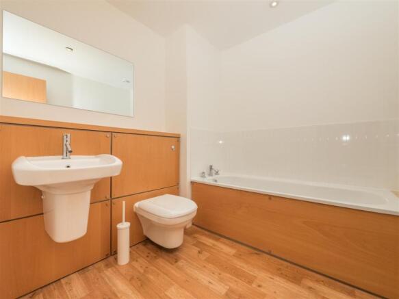 4-11 Western Harbour Terrace (11 of 32).jpg