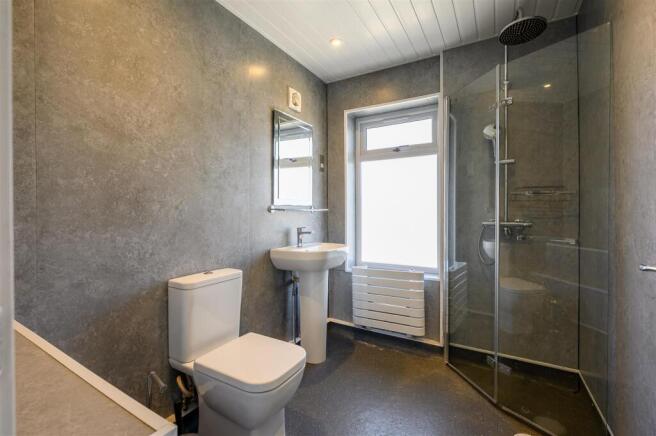 4 bed Semi-Detached for sale Image 8