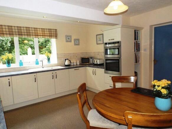Kitchen/Dining...