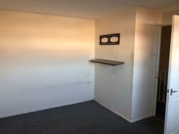 Main bedroom 2.jpg