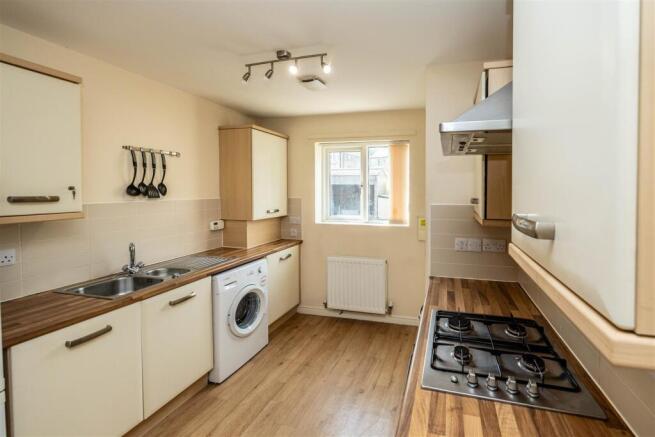 2 bed Terraced for sale Image 5