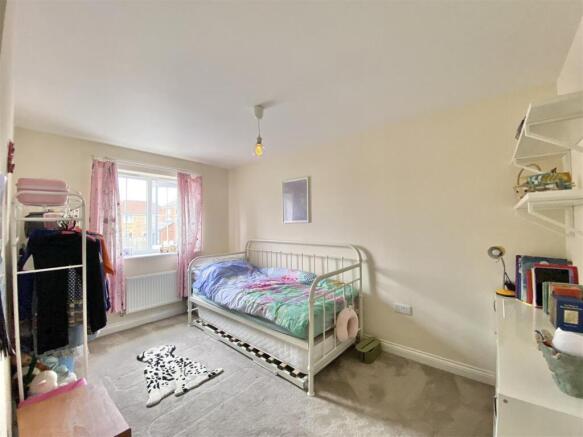 3 bed Semi-Detached for sale Image 9