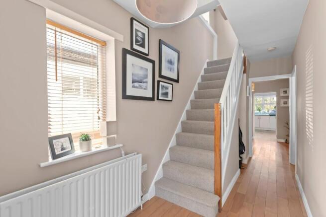 5 bed Detached for sale Image 11