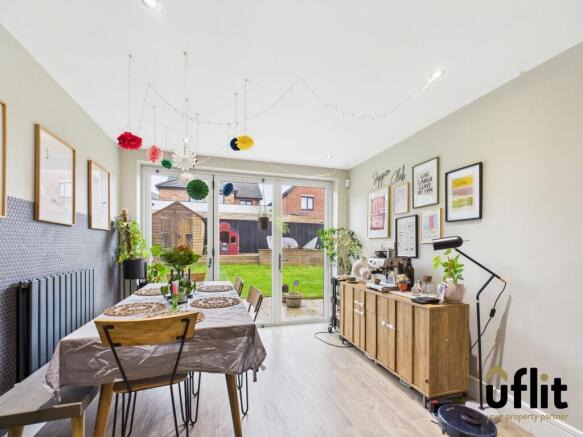 4 bed Detached for sale Image 10