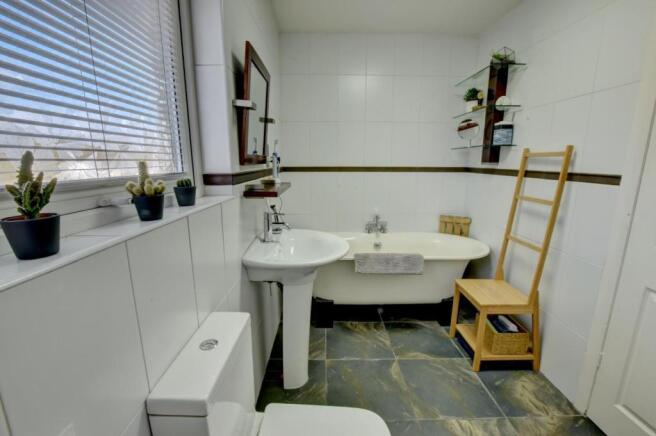 Bathroom.jpg