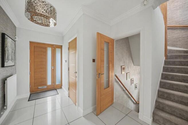 4 bed Detached for sale Image 11