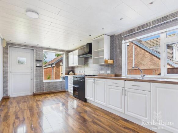 3 bed Bungalow for sale Image 7