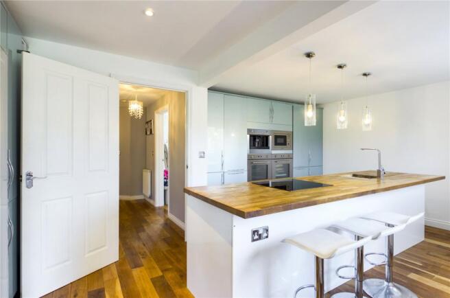 Kitchen B'fast Room