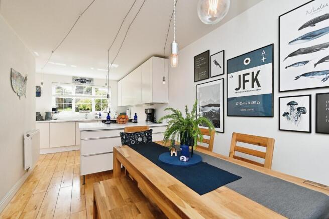 Kitchen Dining Area