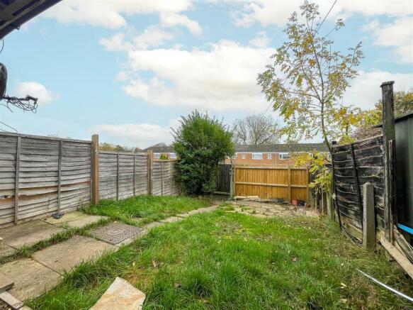 40 Eden Close
