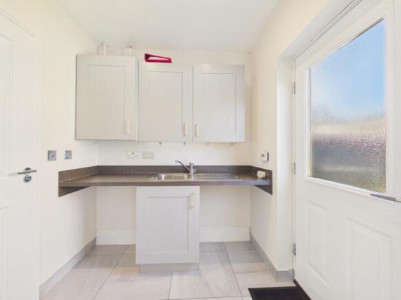 4 bed Detached for sale Image 4
