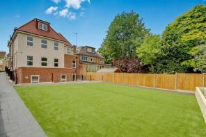 Flat 5, 82, Beaconsfield Road, Brunswick Park, London N11 3AE