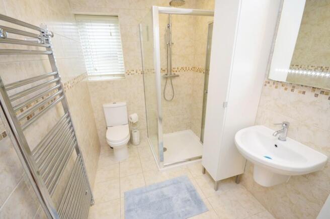 EN SUITE SHOWER ROOM