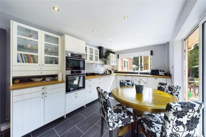 Kitchen/ Breakfast