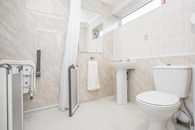 2 bed Bungalow for sale Image 7