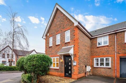 Columbine Way, Littlehampton, West Sussex, BN17