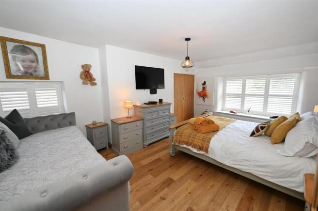 3 bed Not Specified for sale Image 11